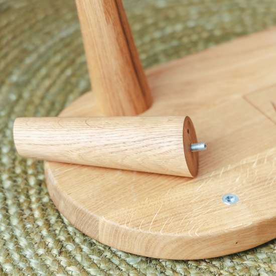 Puinen ruokakuppiteline M-kokoisille kulhoille