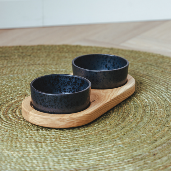 Puinen ruokakuppiteline S-kokoisille kulhoille