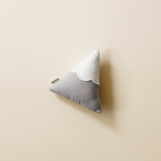 Snovy Mountain catnip toy