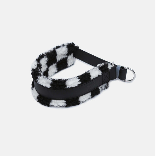 KOIRALIKKA Puolikuristava Teddy - panta, musta ruudullinen