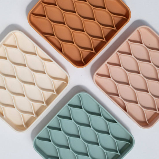 dogged Slow feeder, muskotti